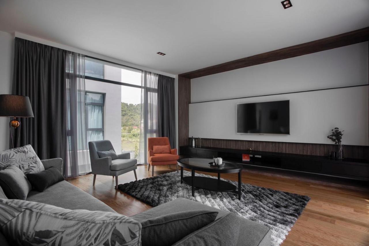 Lavanya H Villa 12A Luxury Bungalow With Private Swimming Pool H 豪华泳池别墅 ปันไตเจอนัง ภายนอก รูปภาพ