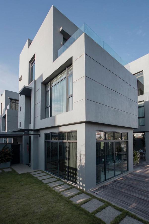 Lavanya H Villa 12A Luxury Bungalow With Private Swimming Pool H 豪华泳池别墅 ปันไตเจอนัง ภายนอก รูปภาพ